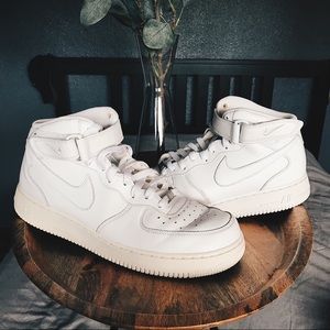 White Nike Air Force 1 Mid